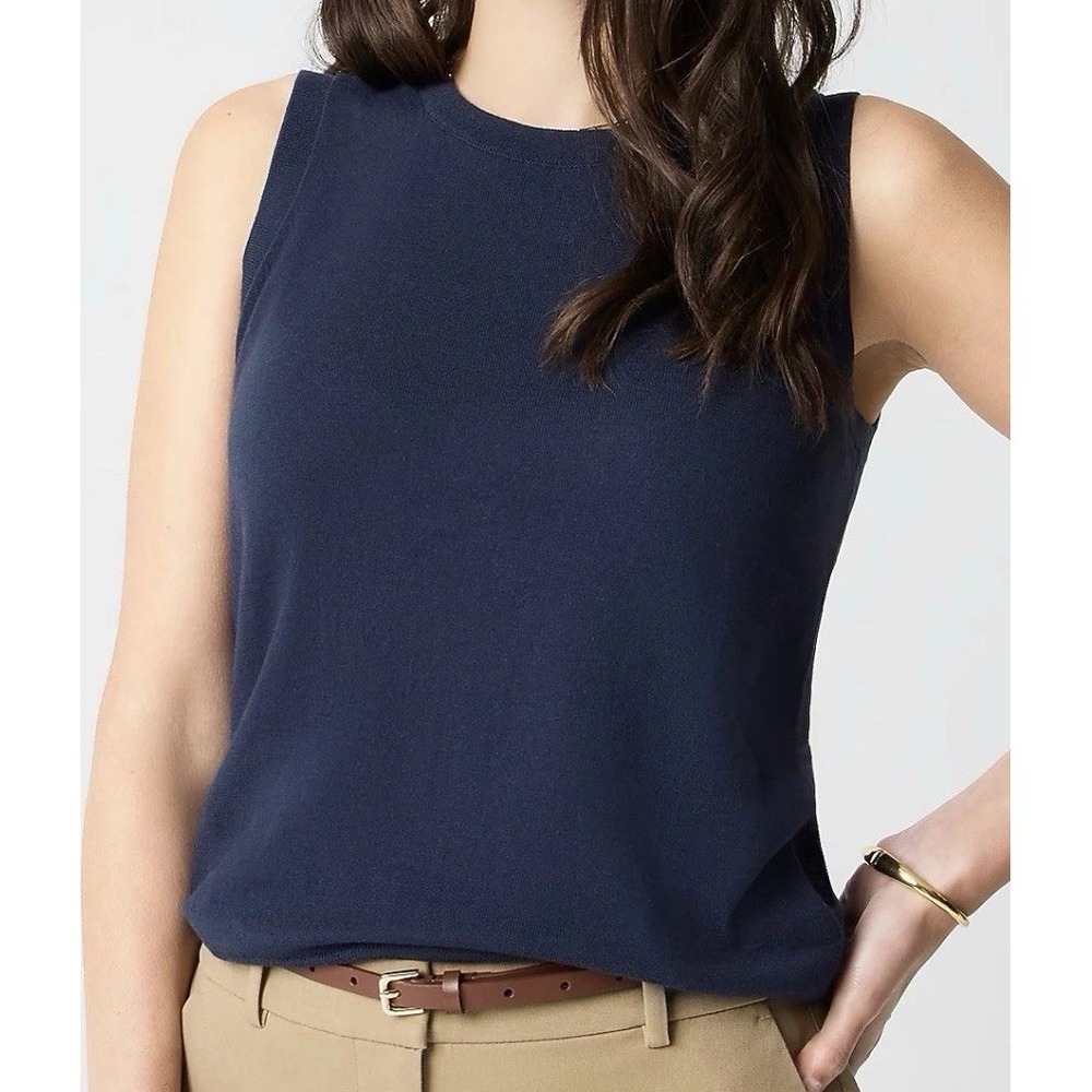 Ann Taylor Women's Navy Solid Knit Sleeveless Crew Neck Pullover Sweater Vest M